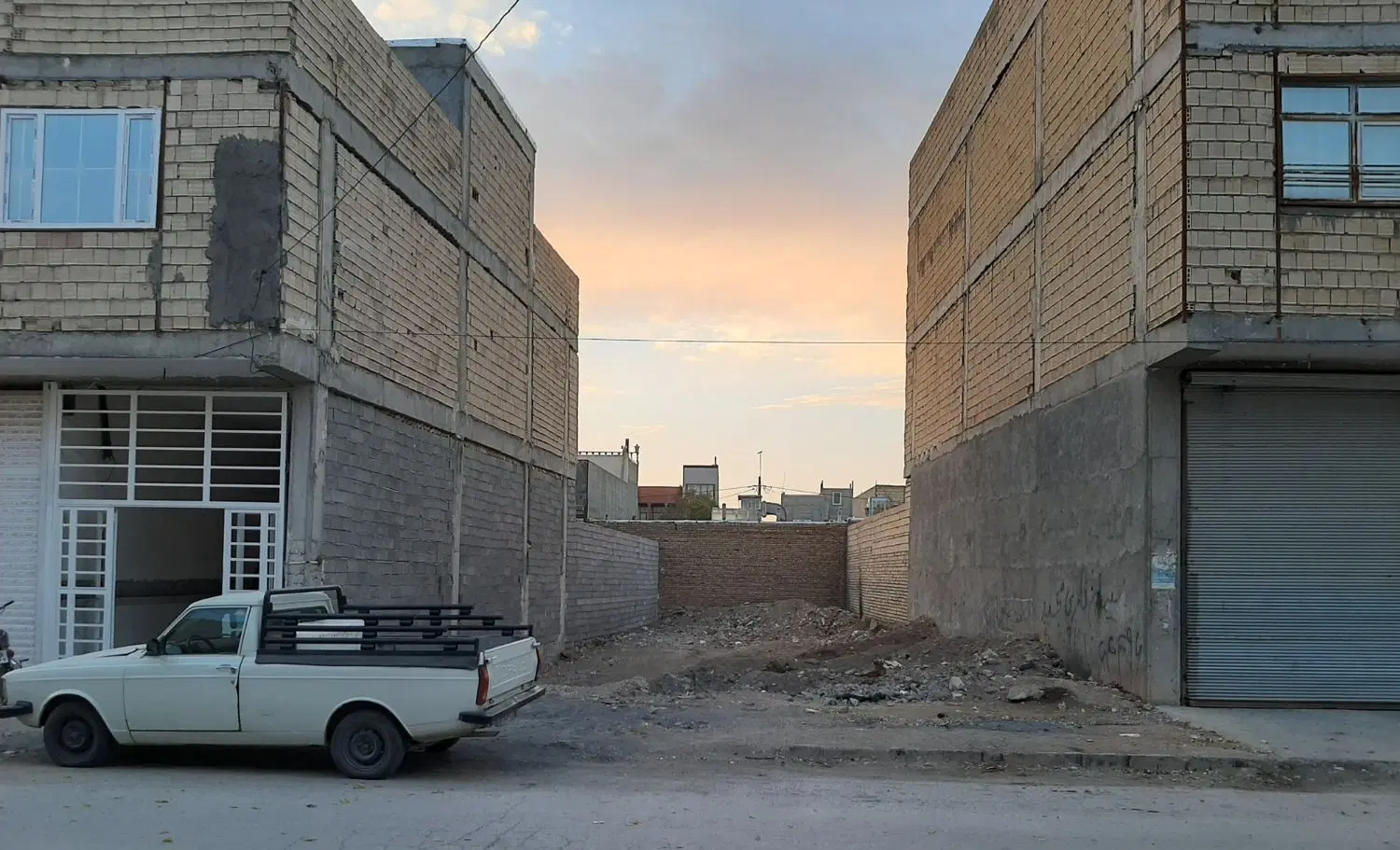 زمین شهرک جهاد 18 متری