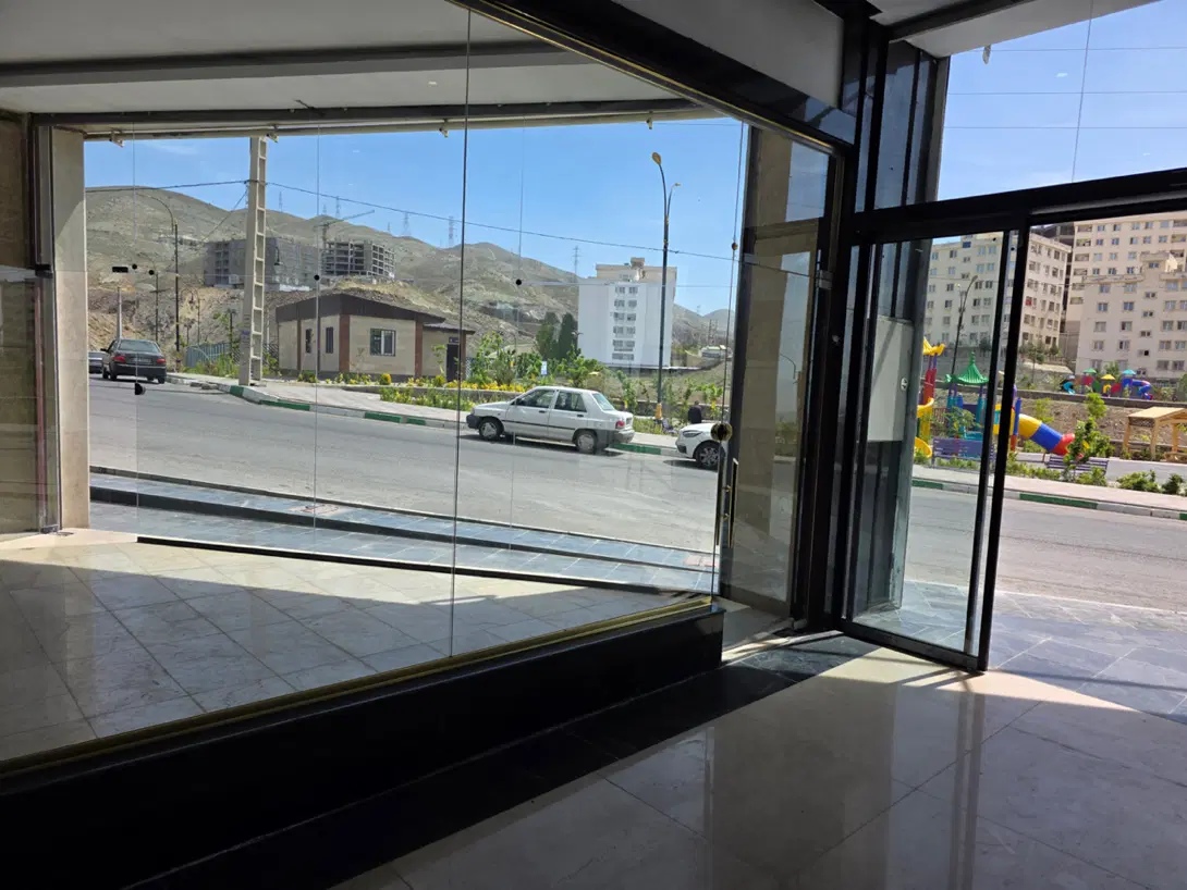 فروش محدود فقط یک مغازه تجاری