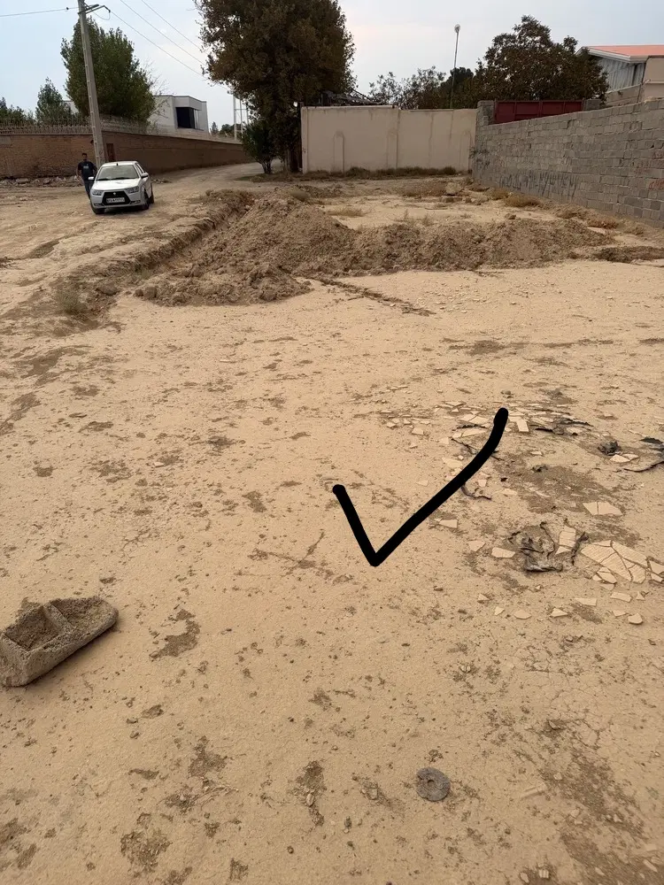 دو قواره زمین غیر بافت بر اصلی در بلوار خرقانی