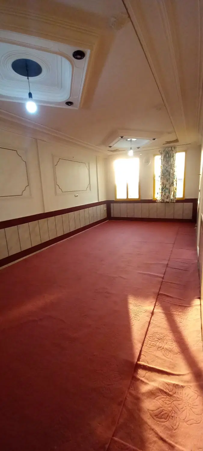 آپارتمان ۷۵متری طبقه دوم درمحله شترک