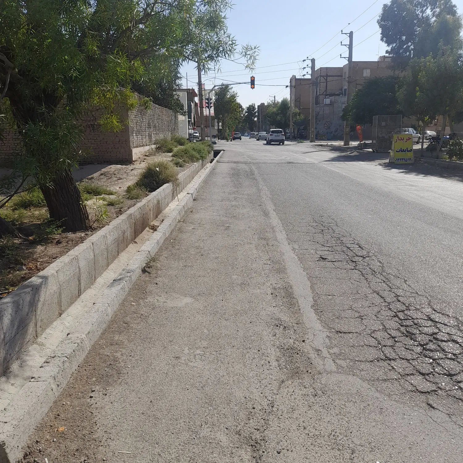 یک قطعه زمین  به متراج ۵۰ متر