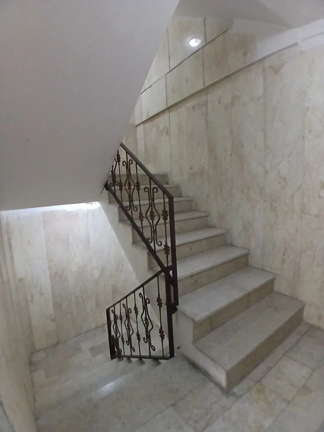 ۹۴ متر ۲ خوابه تکواحدی فول امکانات خیابان بشیری