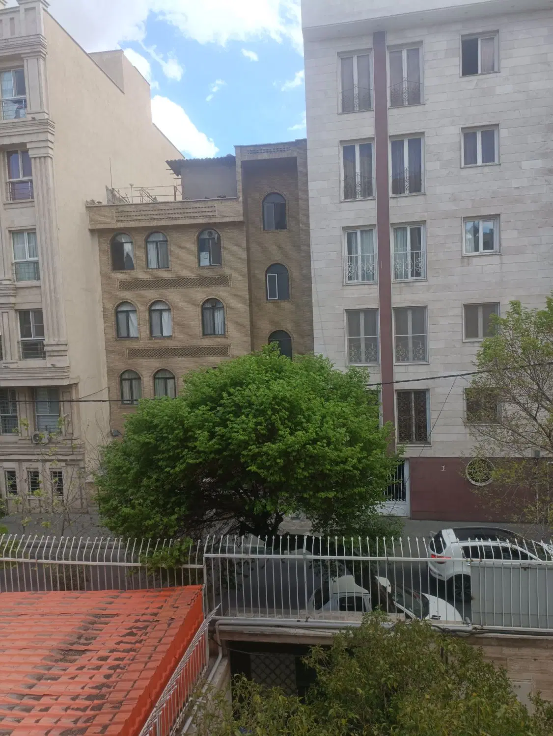 همخونه میپذیرم