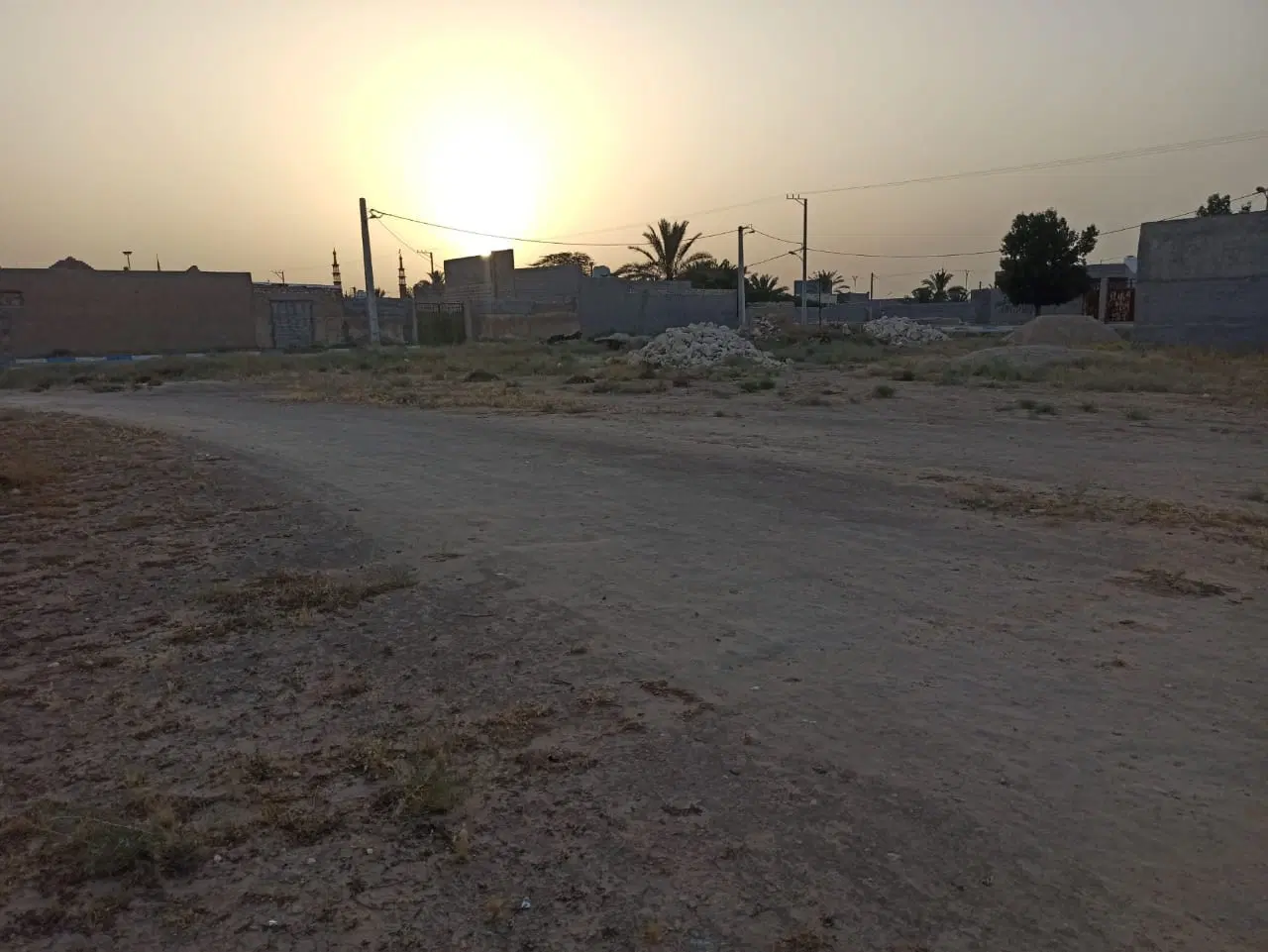 زمین مسکونی اهرم روستای انبارک