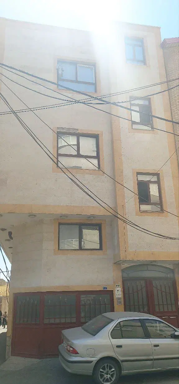 آپارتمان طبقه دوم