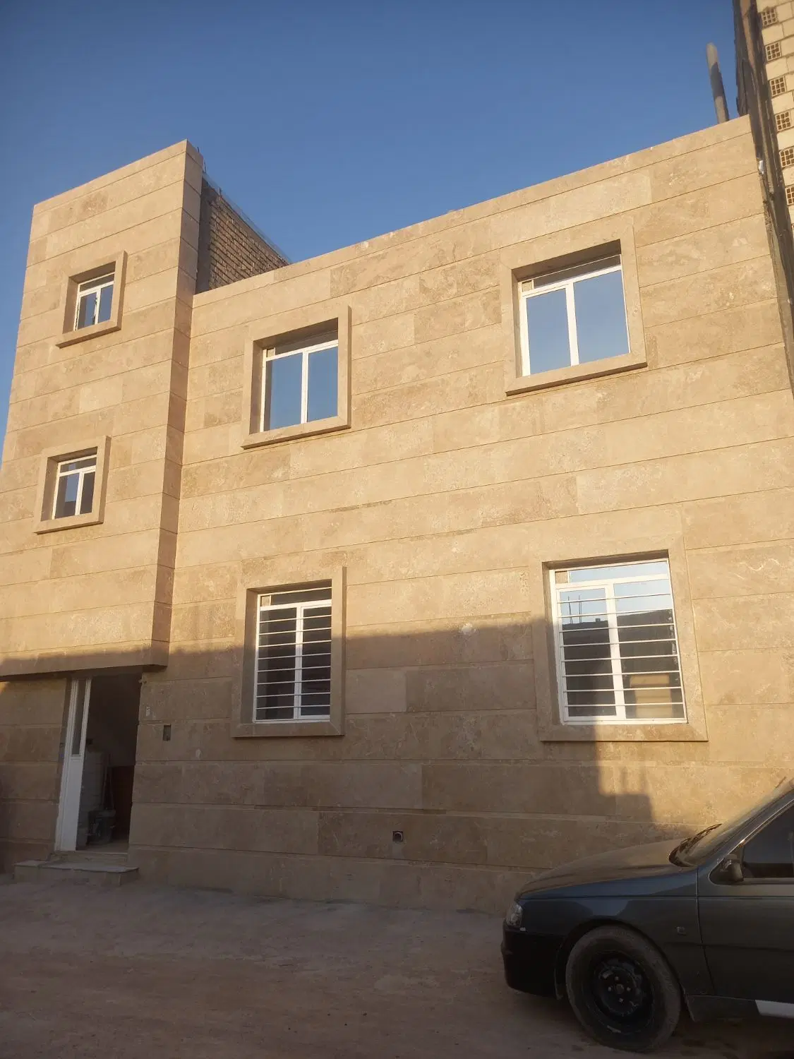 فروش واحد دوخواب طبقه دوم کرونی مخابرات