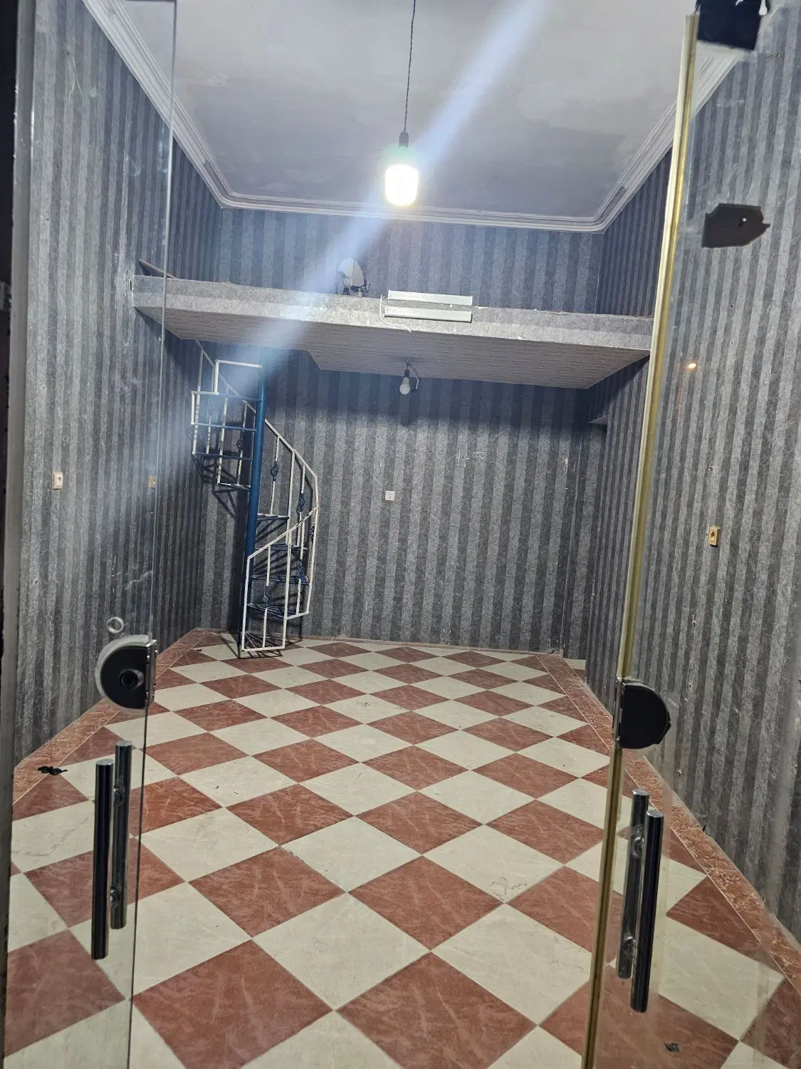 مقازه ۲۰ متری