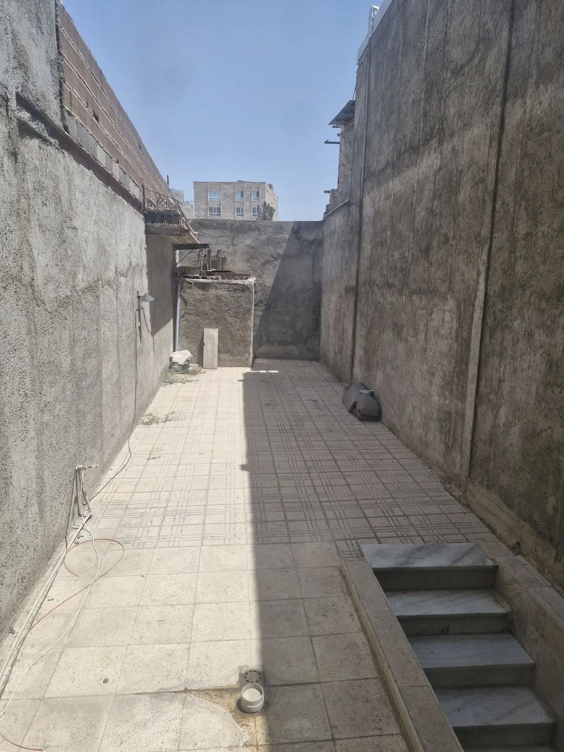 اجاره مغازه ۶۰ متری در هشتگرد بر خیابان اصلی
