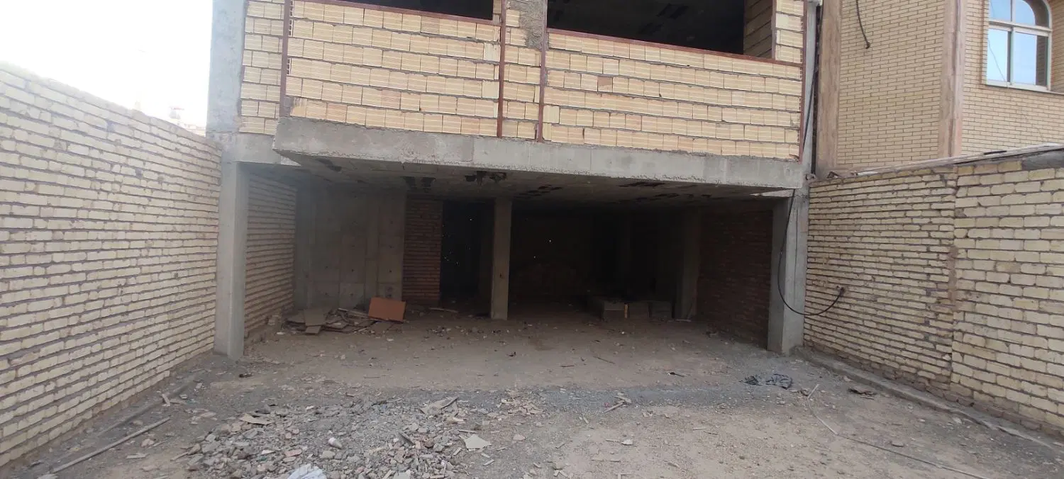 ۳ واحد اپارتمان نیمه کاره