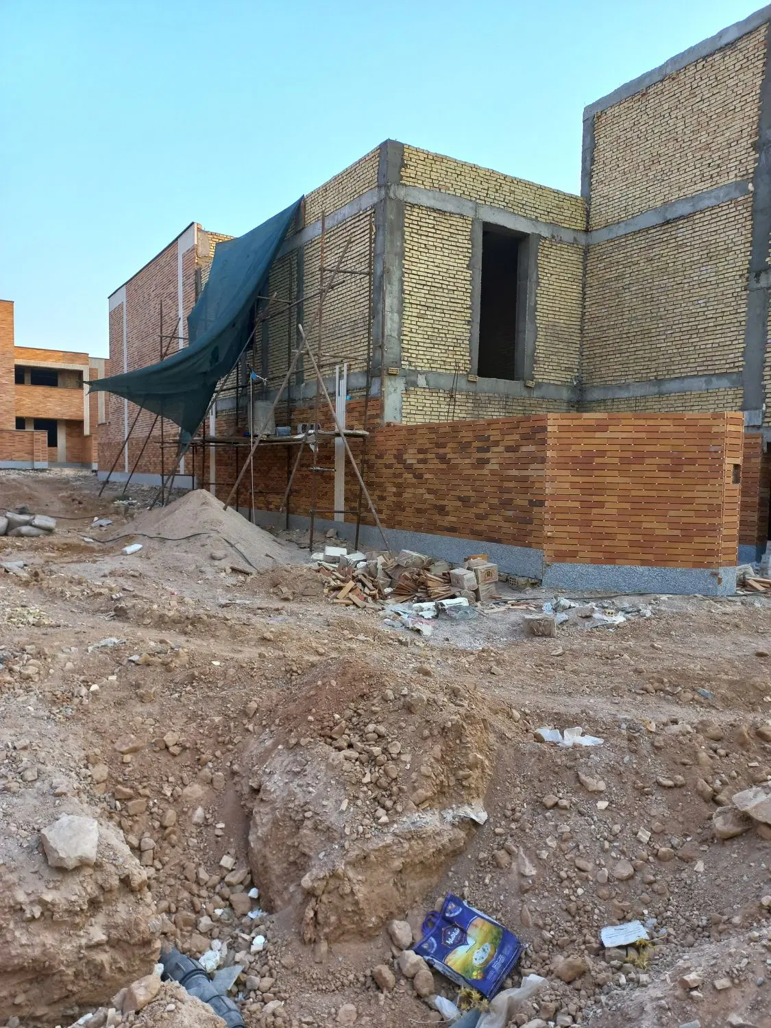 منزل ۱۱۶واحدی بنیاد مسکن
