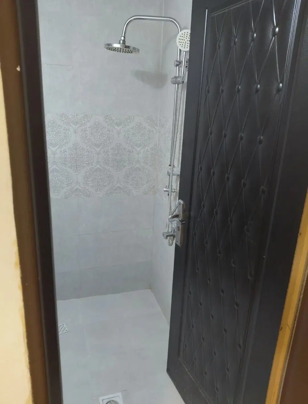 80 متر دانش 1