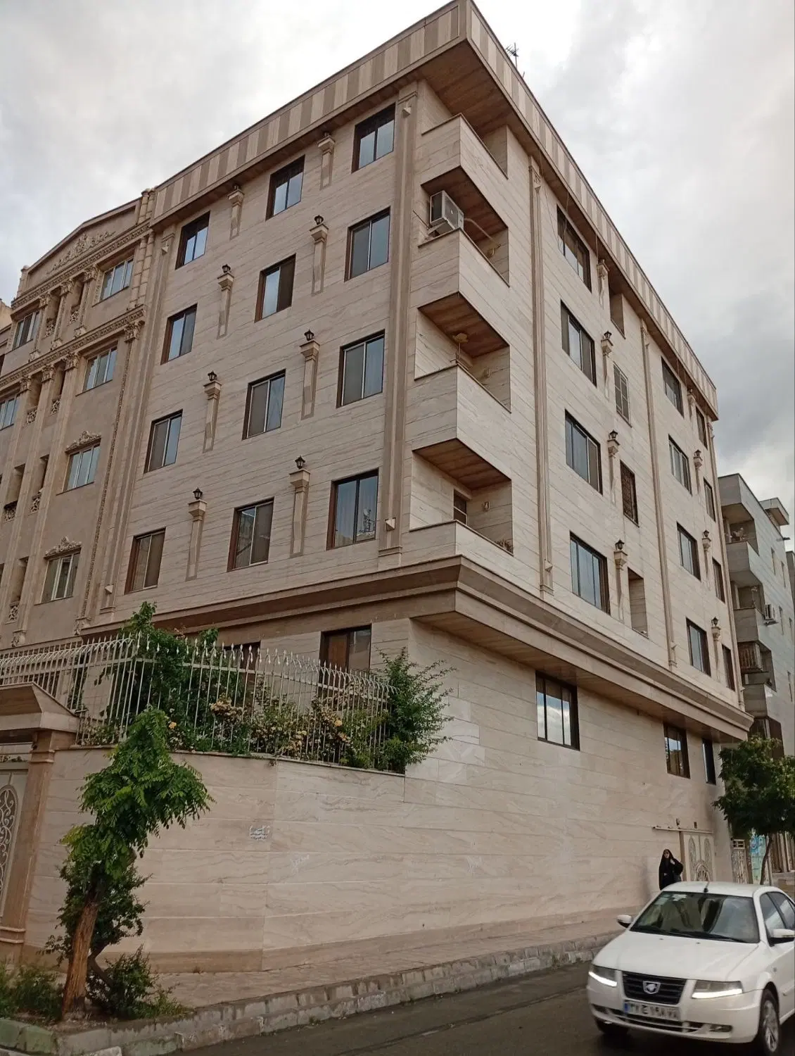 آپارتمان ۱۹۵ متری تک واحدی