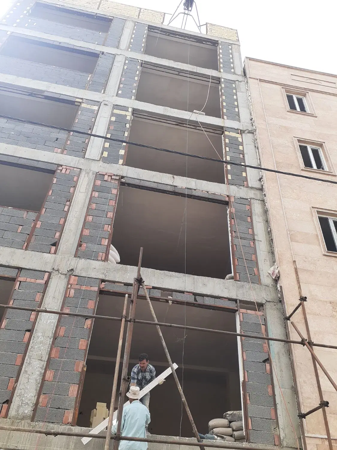 پیش فروش آپارتمان دو خوابه  خاتمنبین پشت مخابرات