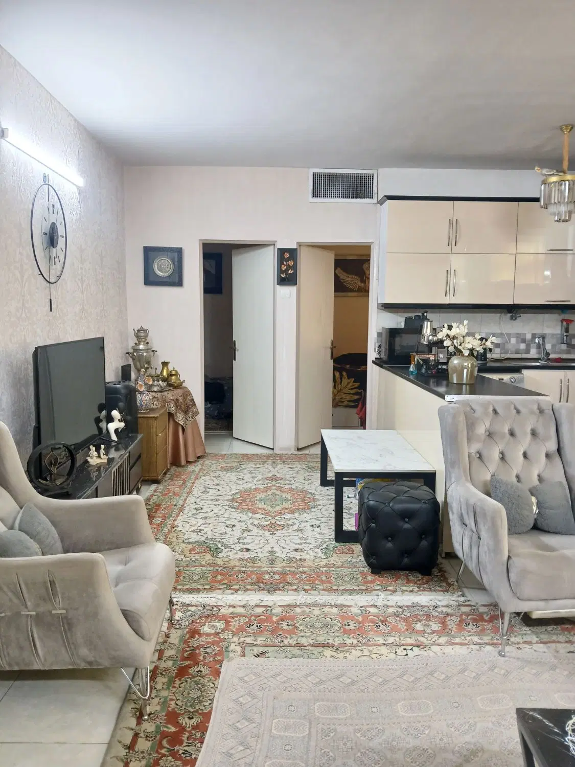 ۶۰ متر دوخوابه خیابان تختی
