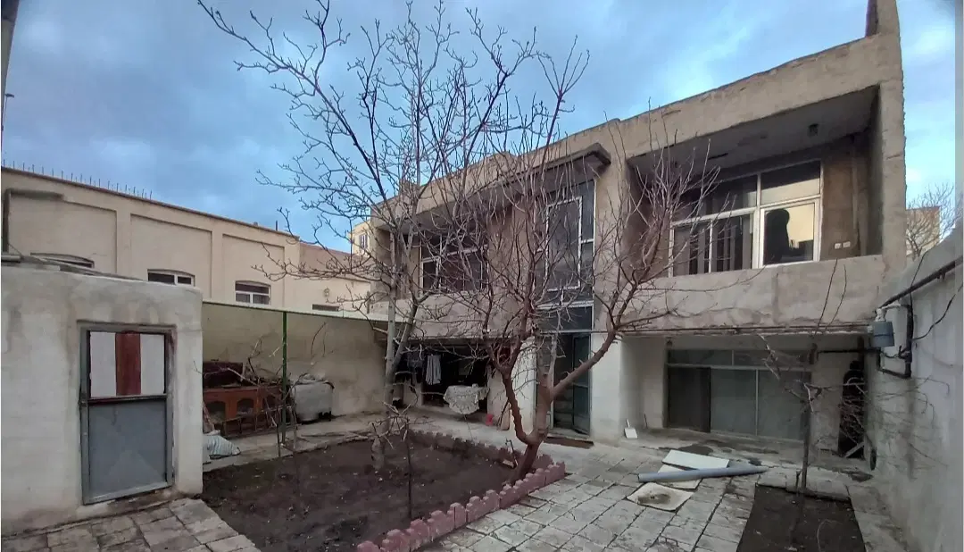 زمین کلنگی برق بالا