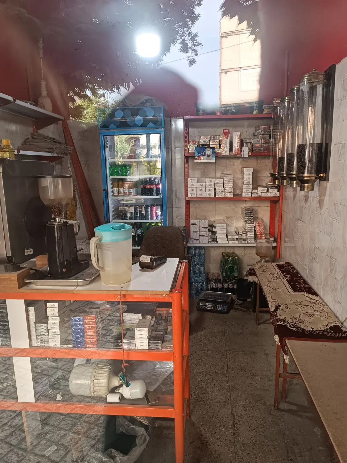 اجاره سه دهنه مغازه در ابتدای بلوار باهنر