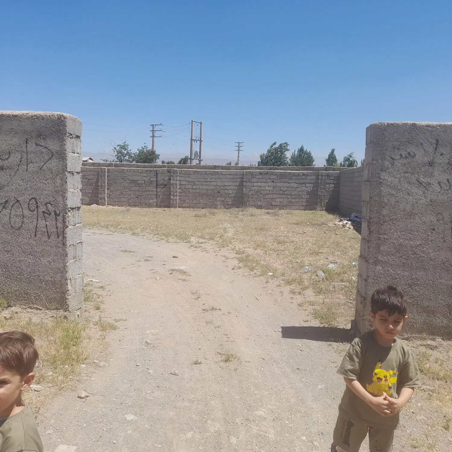 چهاردیواری ۲۰۰ متری