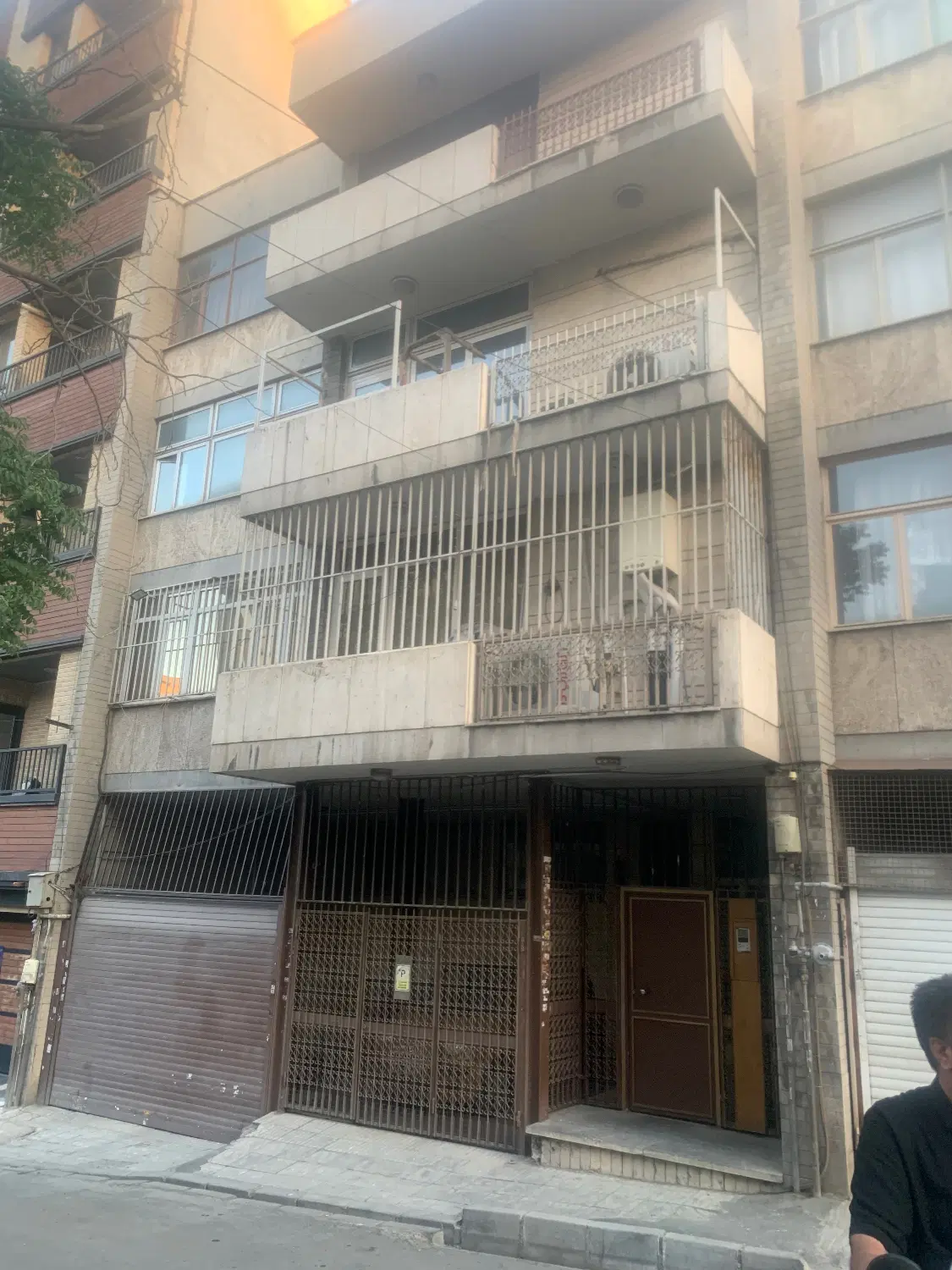 ۳۷۰ متر کلنگی سهروردی شمالی