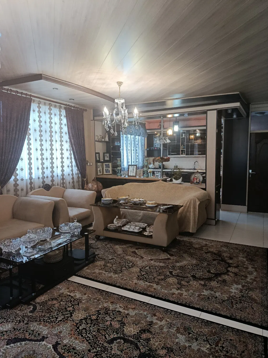 فروش ویلای۲۳۲ متری در رمضانی دارای تراس شیشه‌ ای