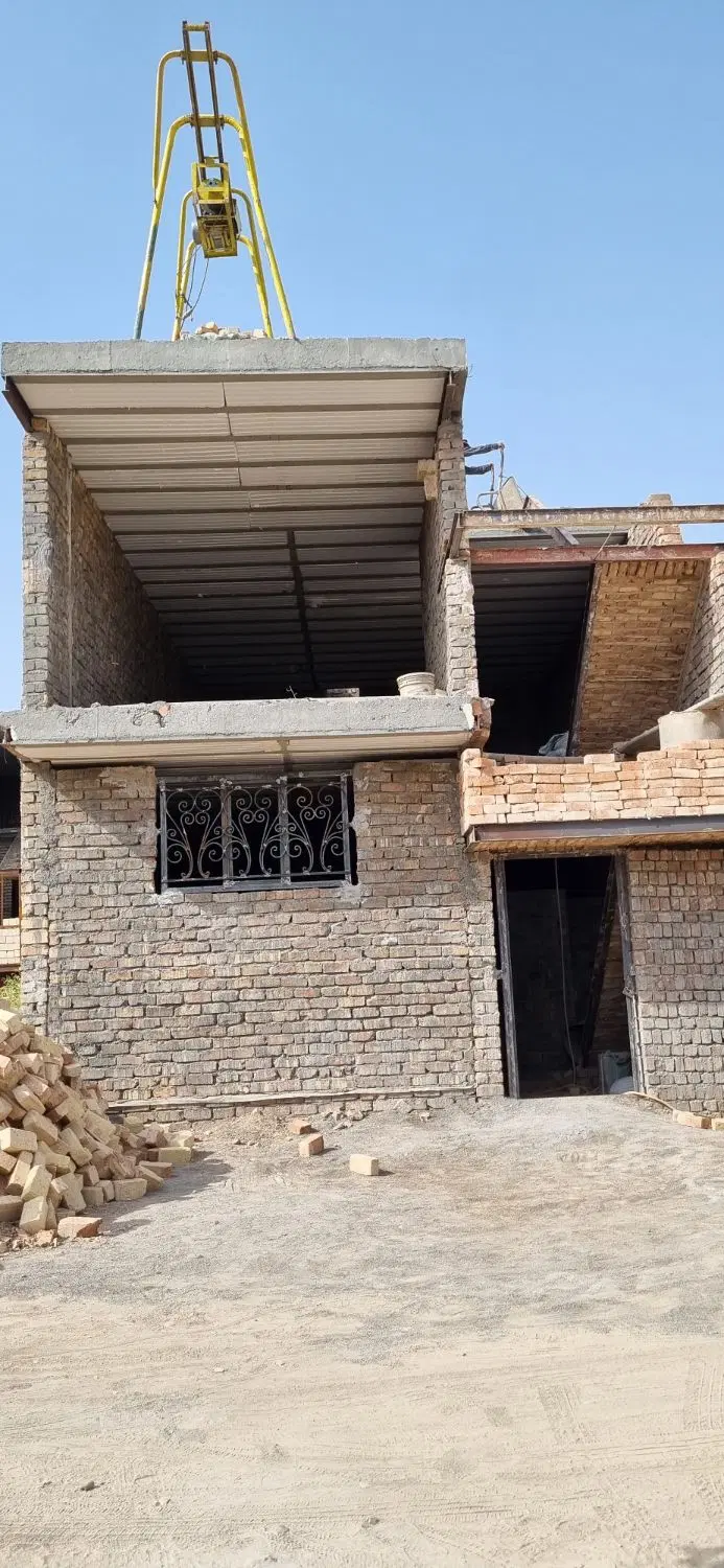 خانه دو طبقه.نیمه ساز