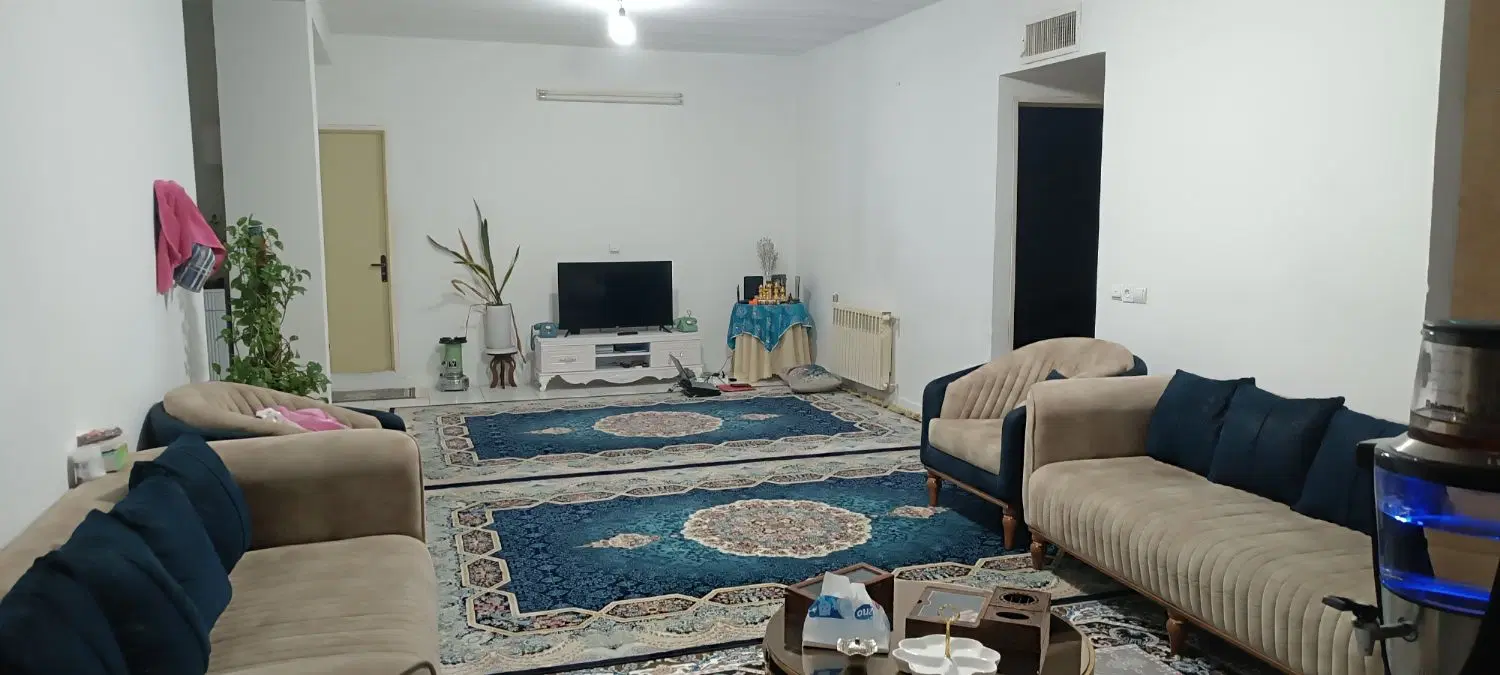 آپارتمان 81متری و24متر حیاط اختصاصی
