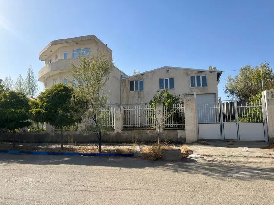 کارگاه سوله صنعتی ۱۴۰۰ مترشهرک صنعتی اسپیران