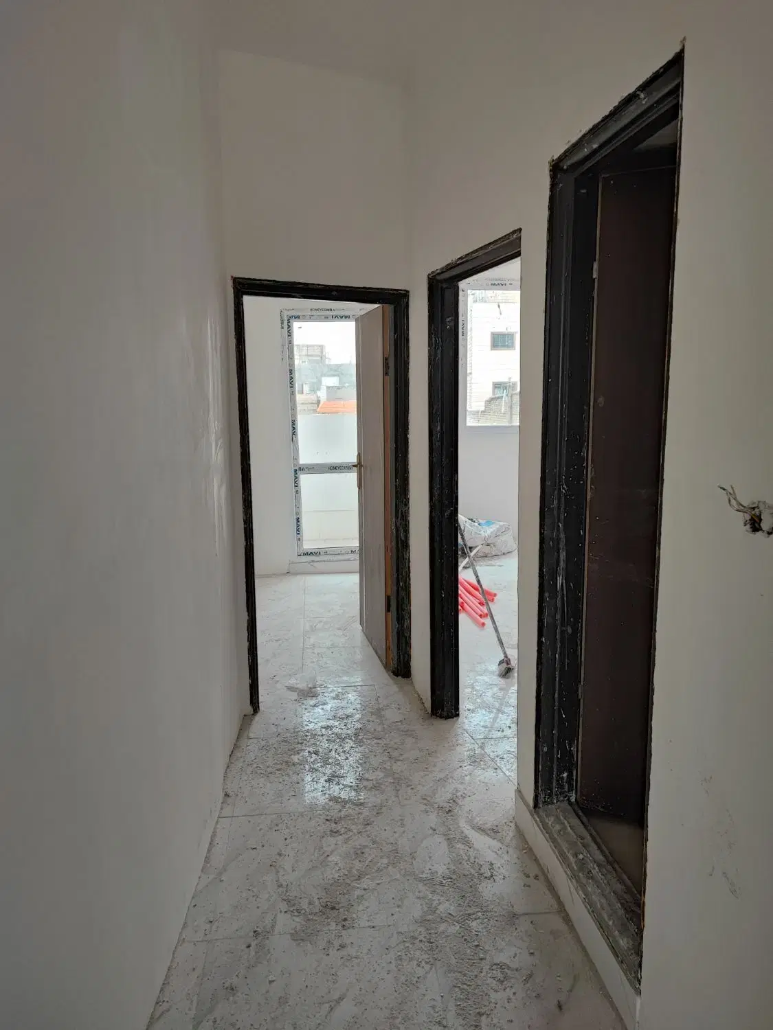 آپارتمان طبقه ی سوم ستایش