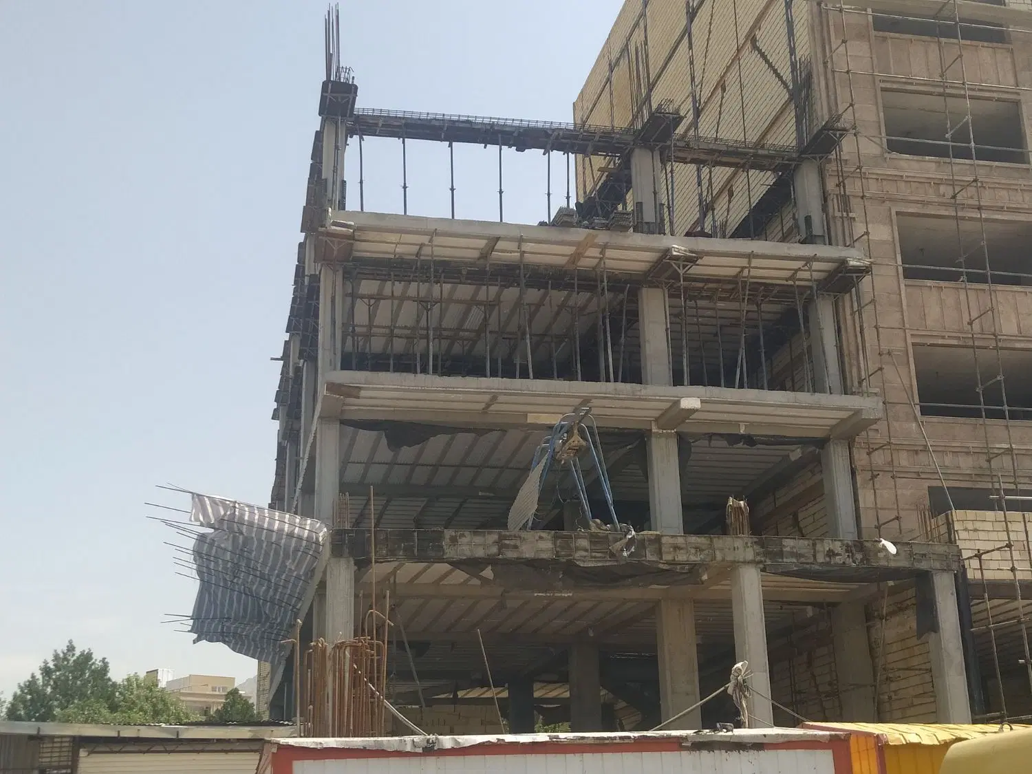 پیش فروش میدان نیایش 140متری