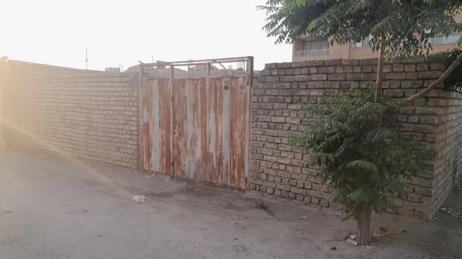 منزل نیمه کاره شهرک بهار