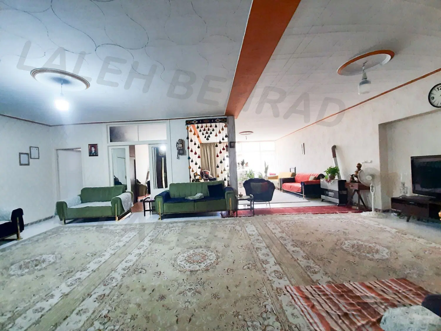 ۲۱۵ متر _ ۴ خواب _  تراس سرتاسر ۳۰ متر