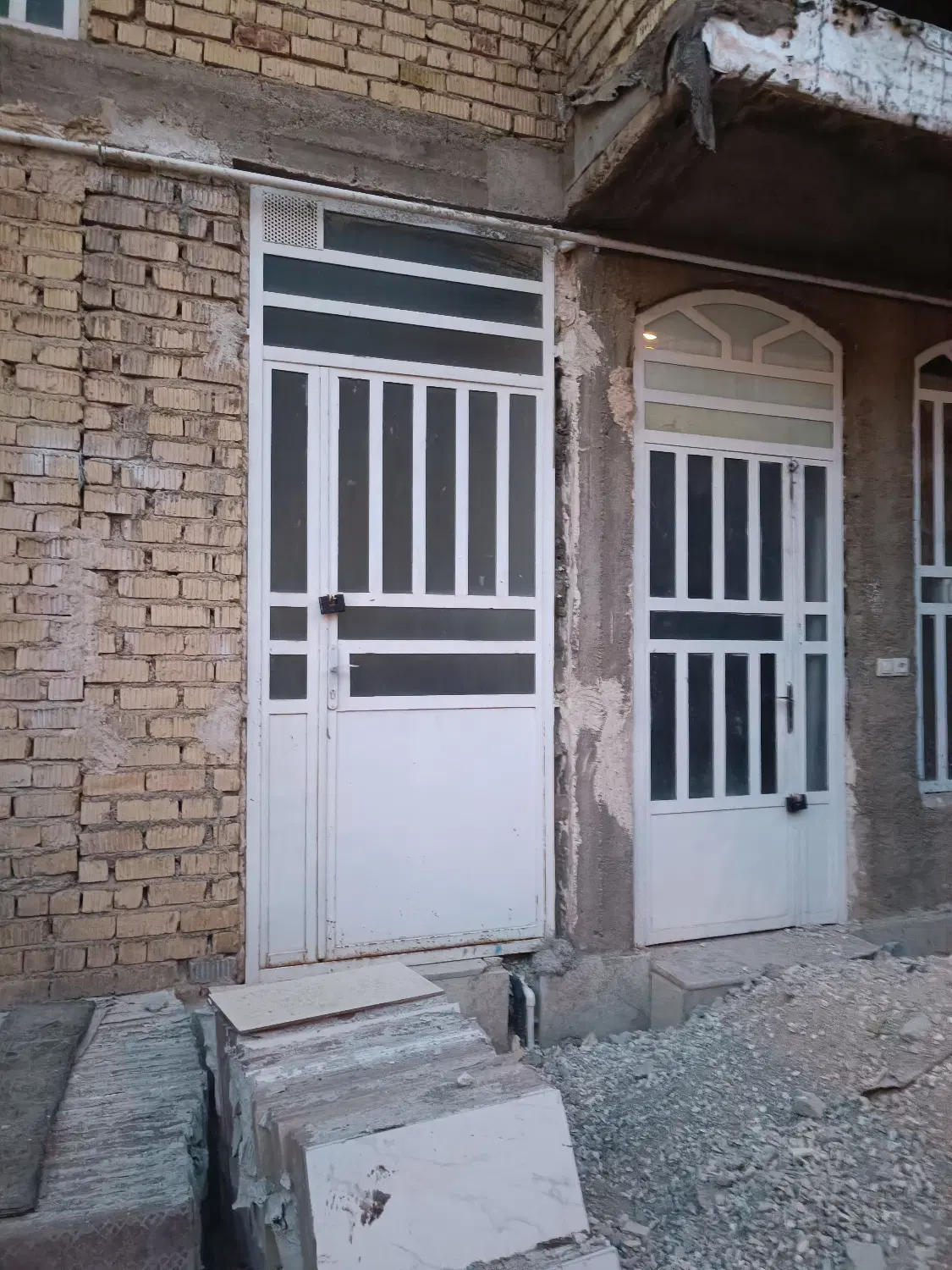 اسکلت دو طبقه شاپورجان