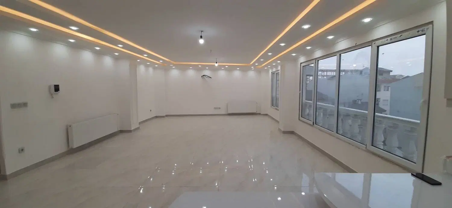 اپارتمان ۱۵۰ متر لاکانی سند تک برگ ۲ سال ساخت