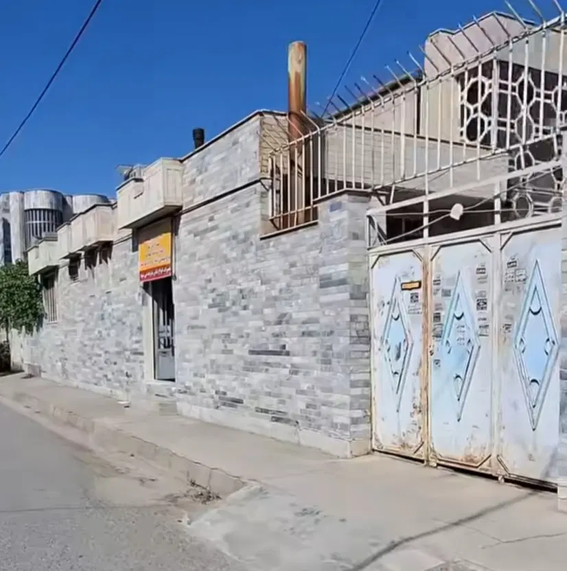 یک باب خانه ویلایی ب مساحت ۲۸۰ متر دوبر،سند دار