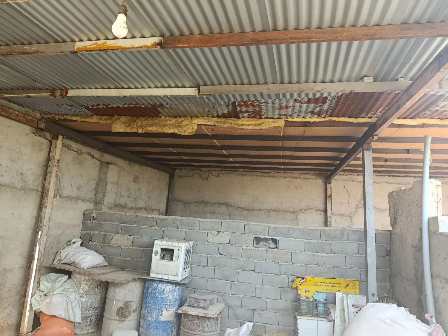 باغ به متراژ 1300متر دارای سوله برای کارگاه