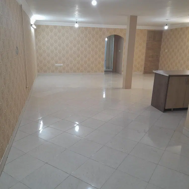 اجاره طبقه پایین از دوطبقه ویلایی