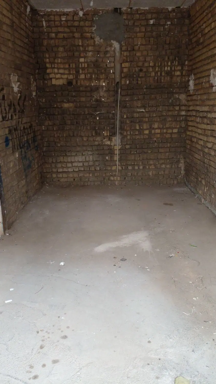 پارکینگ یا انباری