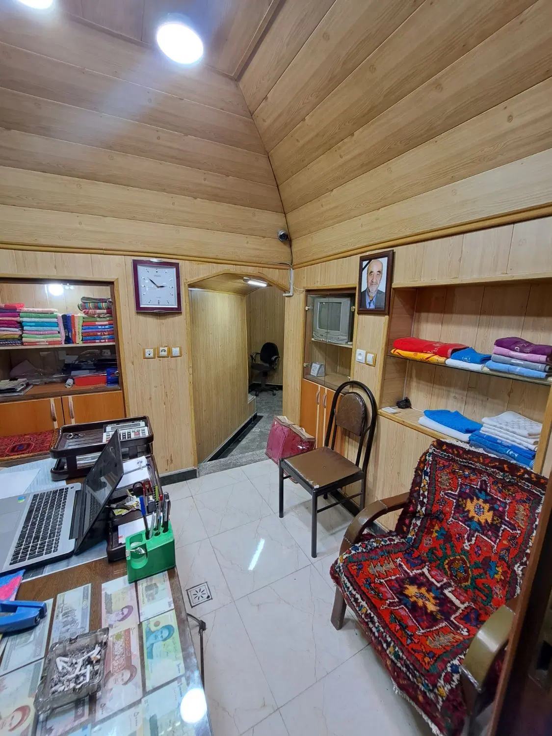 مغازه در راسته بازر
