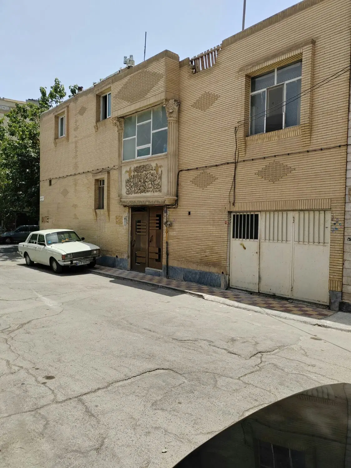 خانه مسکونی و2عددمغازه