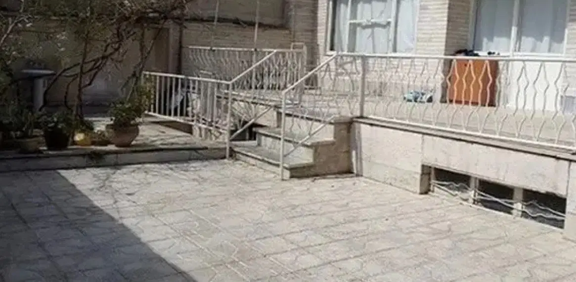 خانه کلنگی، ۲۵۵ متر