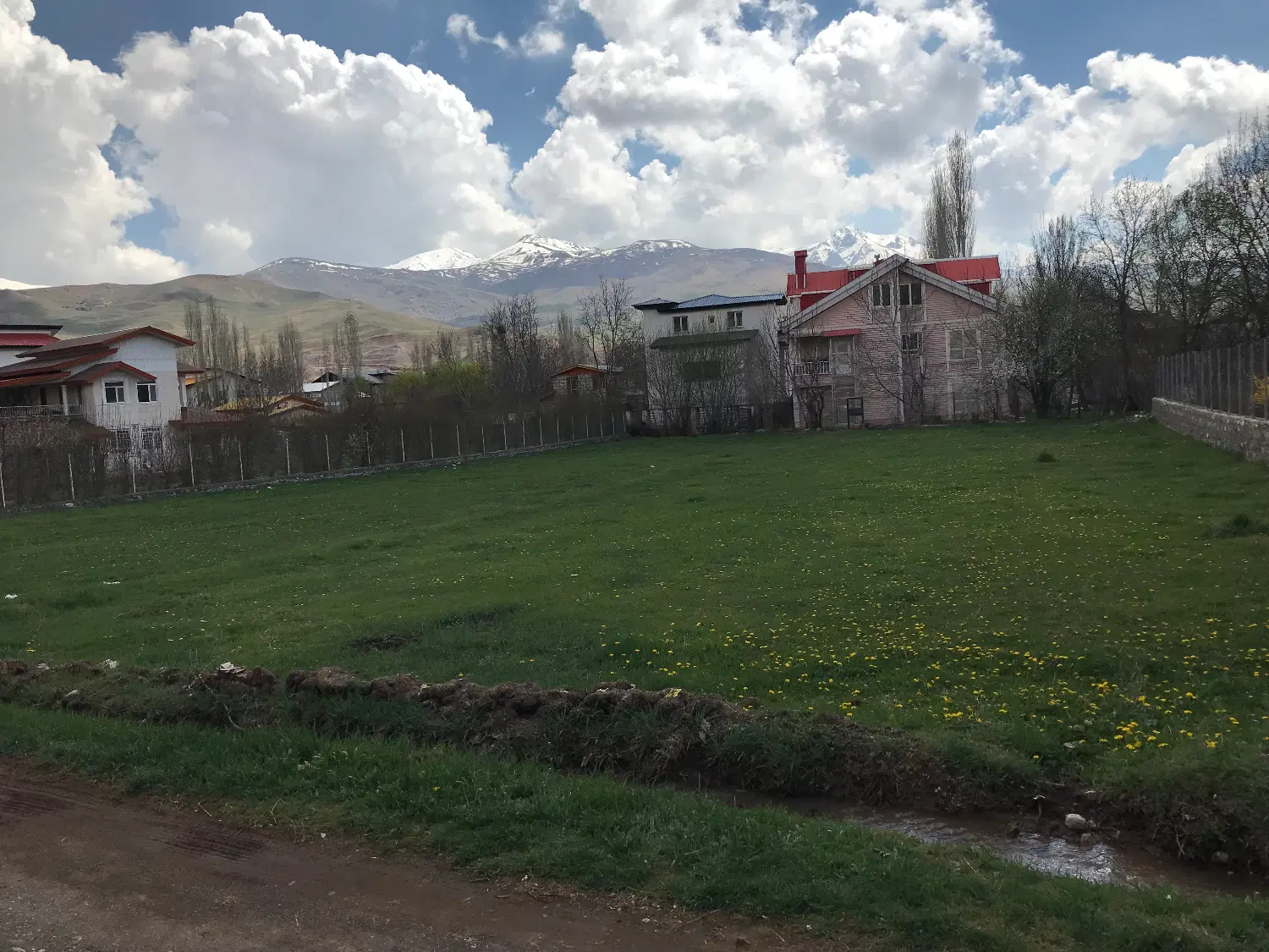 زمین طالقان ۱۰۰۰ متری