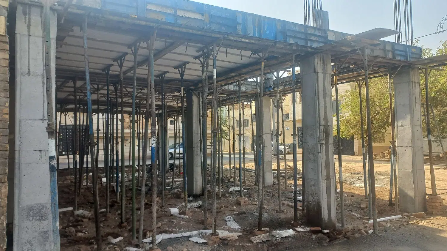 نیمه ساز مسکونی بلوار دانشجو