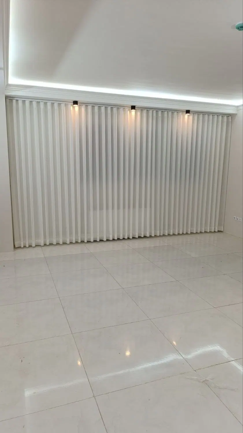 زمین ۲۴۰ واقع در رباط سرپوش