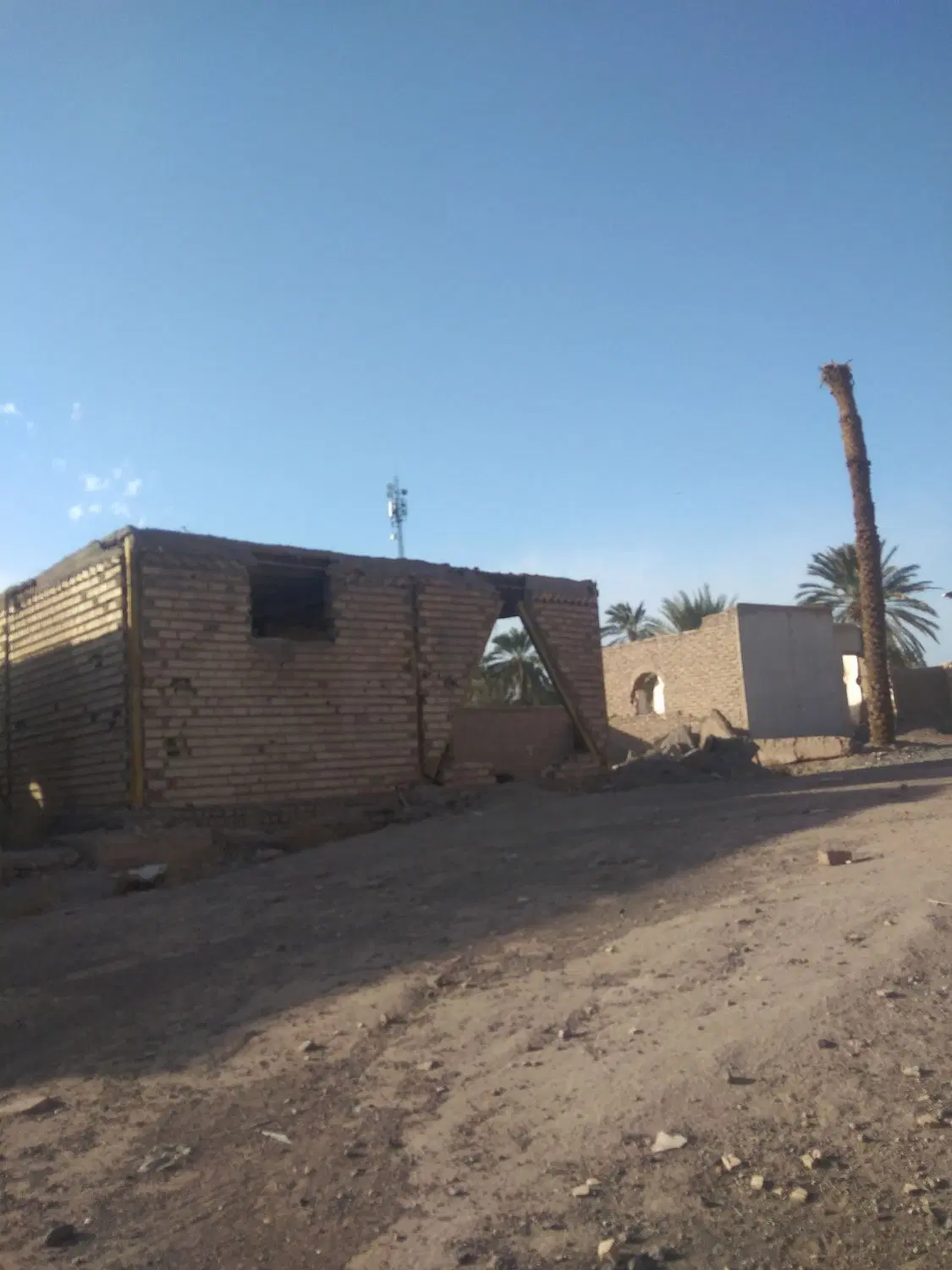 خانه نیمه ساز بروات