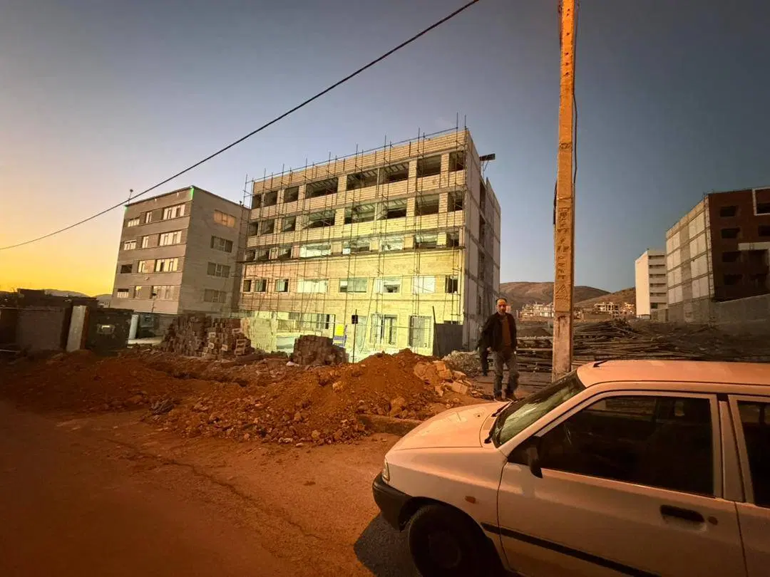 زمین با پروانه تمدید شده علوم پزشکی