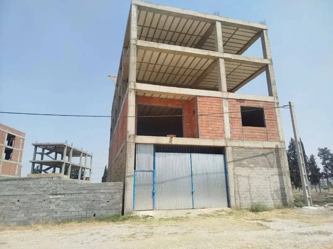 خانه نیم ساز