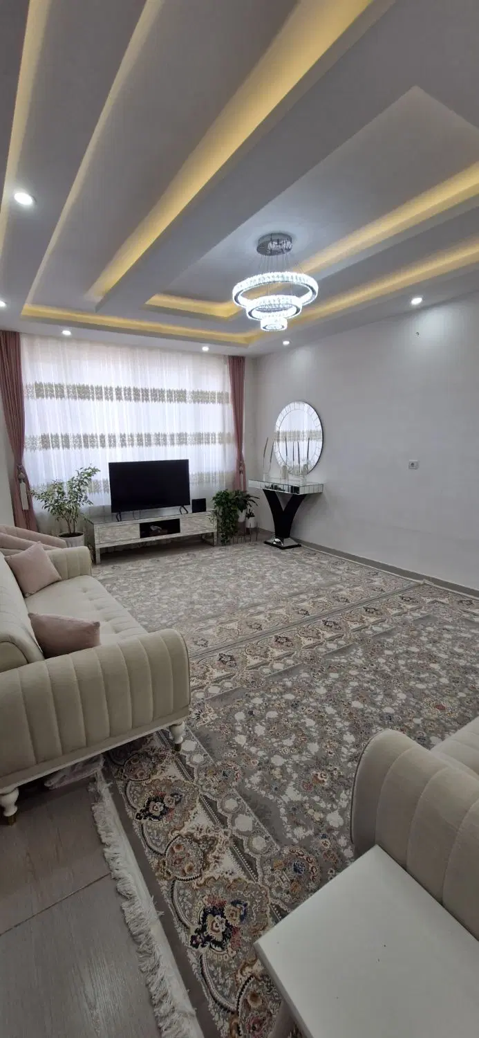 واحد ۷۴ متری غرق در نور  خوش نقشه و شیک