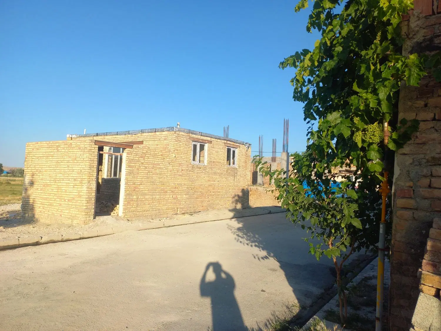 خانه نیمه ساخت درریحان اباد کوی دانش فوری