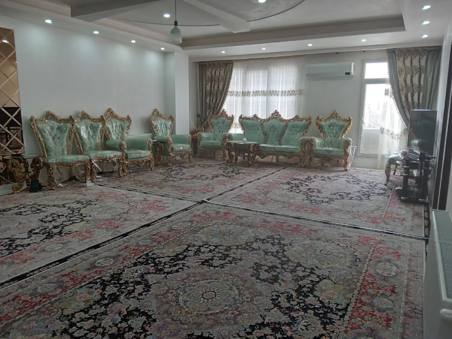 واحد۱۱۵متری،فول امکانات دو تراس روبنما