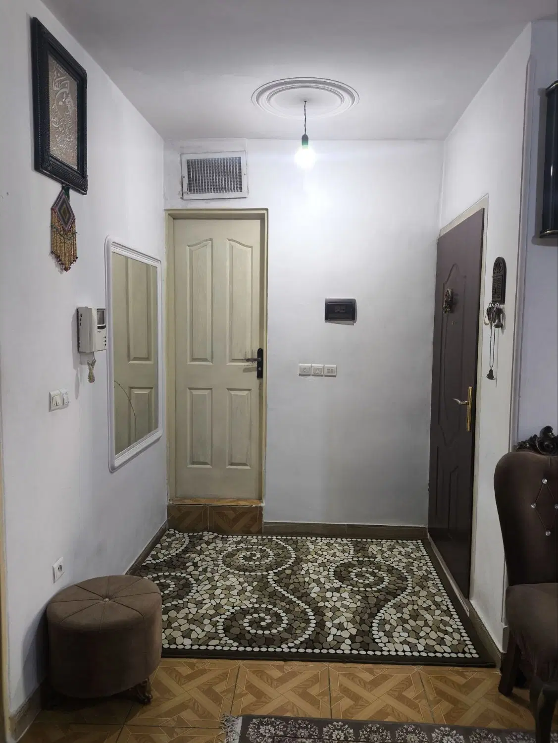 فروش واحد 75متری . خوش نقشه. پارکینگدار