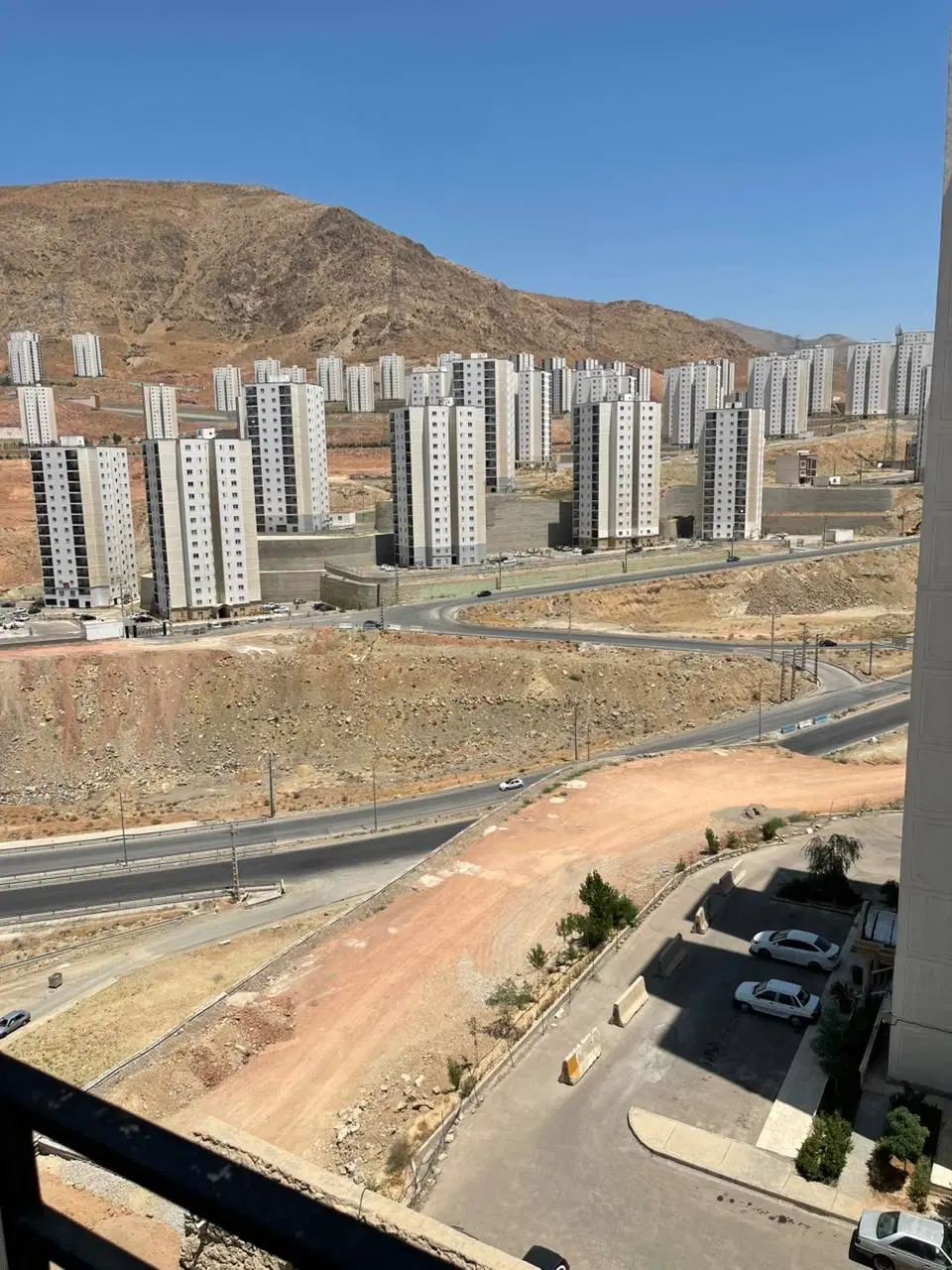 فروش اپارتمان فاز ۱۱ زون ۳ کلید خام‌